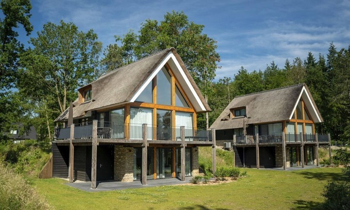 Exloo House | Extra luxury 10-person holiday cottage in the holiday park Landal PUUR Exloo