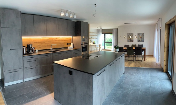 Reutlingen-Gonningen Condo | Extraordinary 4 room apartment 180 sqm at the foot of the Swabian Alb