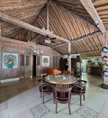 Kalasan Villa | Eyang Residence Limasan Kebon Dalem