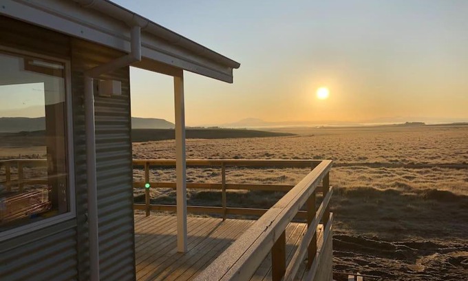 Selfoss House | EYVÍK Cottages - Private HOT TUB!
