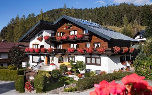 Seefeld in Tirol Apartment | Försterhäusl