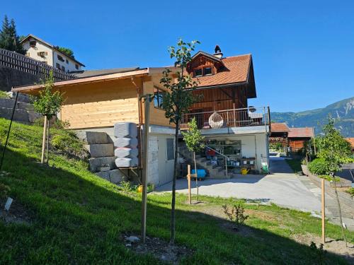 Cazis Apartment | Försterhaus Dalin Ferienwohnung Schweizer Alpen