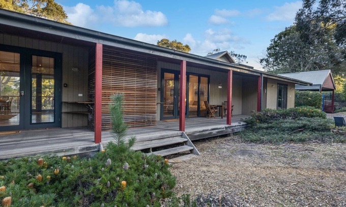 Paynesville House | F&E Lakes Escape - West: A peaceful retreat nestled along the lakefront