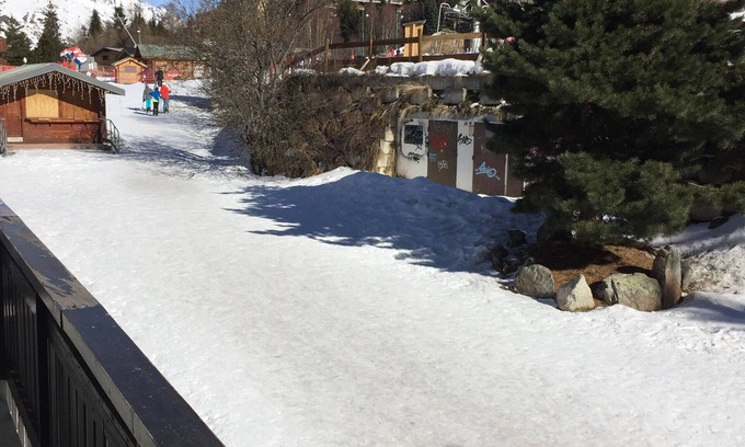 Les Deux Alpes Apartment | F2, 1st line on the slopes, 100m ESF, full equipment, free WIFI