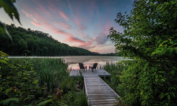 Mont-Tremblant Ski Chalet | FAMiLiA - Lakefront spa/nature/near Mont Tremblant
