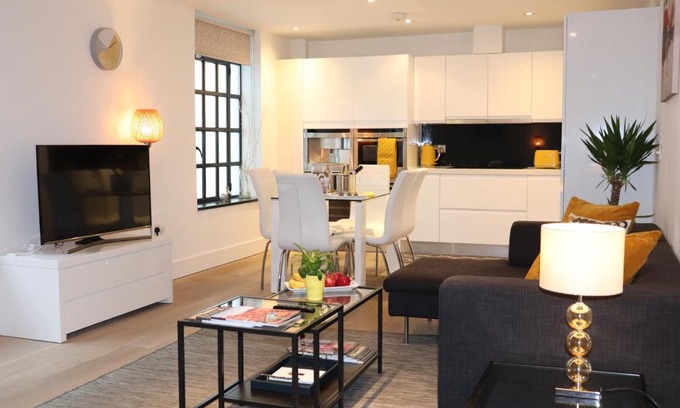 Covent Garden Apartment | Fab! 2 Bedr/3 Beds in the heart of Covent Garden!