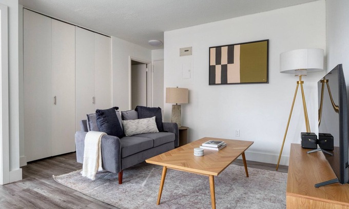 Peter Cooper Village Apartment | Fab Kips Bay 1BR w/Doorman & W/D, nr Hospitals, by Blueground