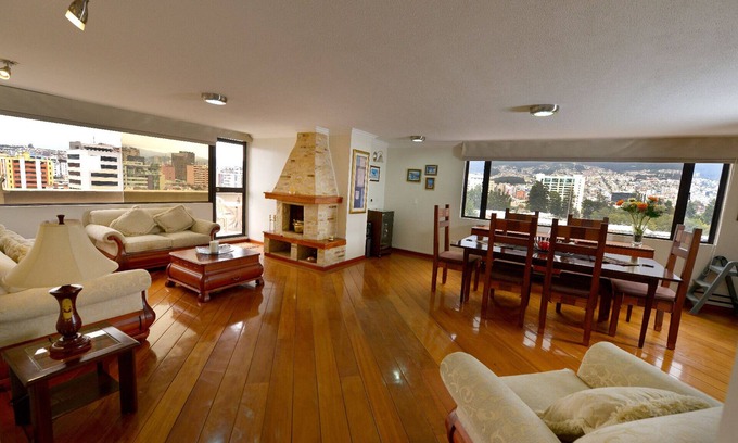 Quito Condo | FAB PH, Near ALL, Amz VIEWS!, WiFi, Onsite Free PRKG, Fam friendly! Promociones!