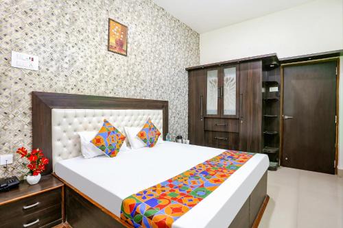 Sigra Hotel | FabExpress Aditya Guest House