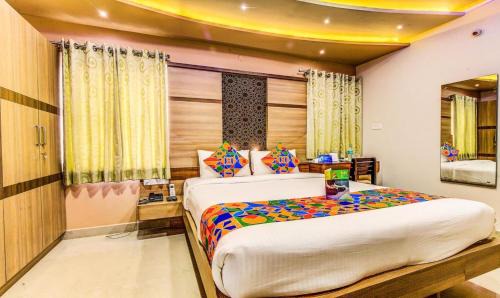 Koramangala Hotel | FabExpress Emara Boutique - Near Koramangala
