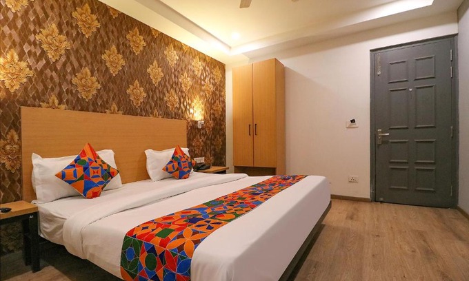 Delhi Hotel | FabExpress La Serene - Near Yamuna Sports Complex