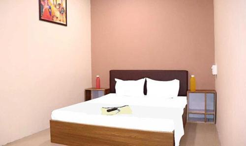 Surat Hotel | FabExpress Nova Rooms