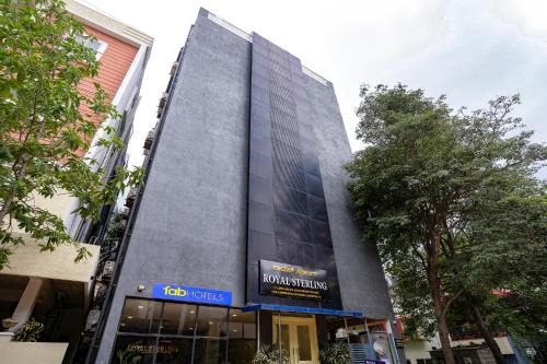 Bengaluru Hotel | FabExpress Royal Sterling - Nr Manyata Tech Park