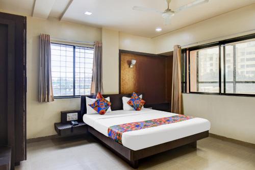 Pune Hotel | FabExpress Sun n Shine