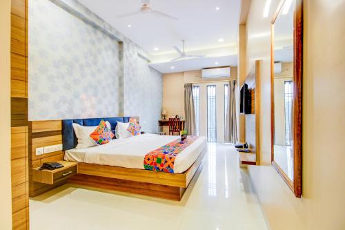 Jagatpura Hotel | FabHotel 7th Crossing Malviya Nagar