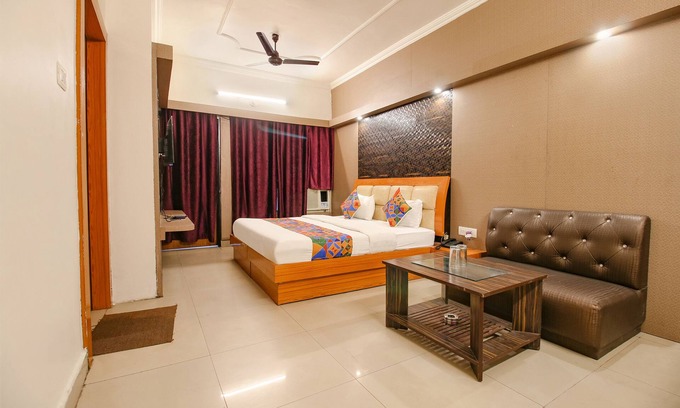 Bhopal Hotel | FabHotel Neena Palace