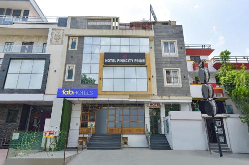 Malviya Nagar Hotel | FabHotel Pink City - World Trade Park