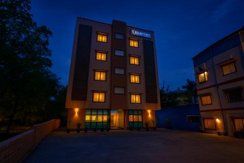 Pune Hotel | FabHotel Prime Esta Inn - Nr Twin Tower, Viman Nagar