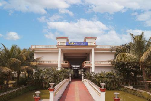 Bakkhali Hotel | FabHotel Prime Indeedcare Resort Bakkhali - 500m from Bakkhali Sea Beach