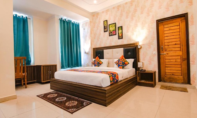 Bhagsu Nag Hotel | FabHotel Rakus Place