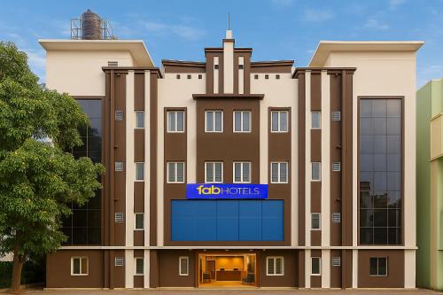 Bengaluru Hotel | FabHotel RMS Comforts - Nr Yeshwantpur Railway Station