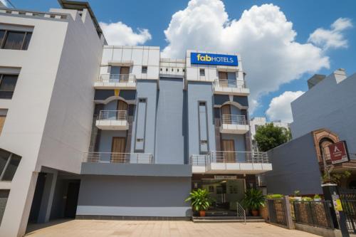 Patel Nagar Hotel | FabHotel Royal Touch Patel Nagar
