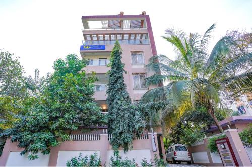 Pimpri Colony Hotel | FabHotel Rudra Residency - Nr Medicover hospital