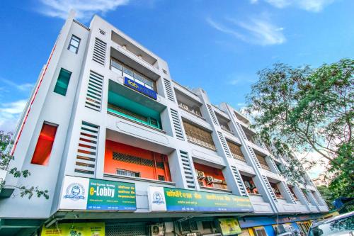 Sakinaka Hotel | FabHotel Seven Hills - Nr Mumbai International Airport