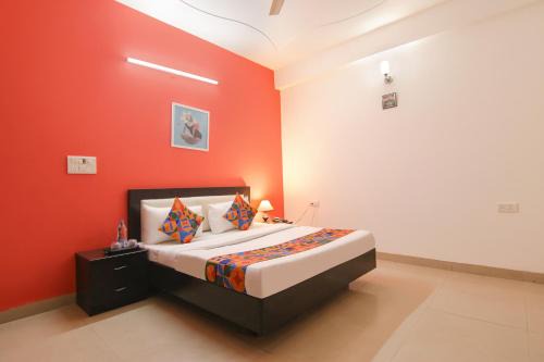 Gurugram Hotel | FabHotel The Lavish Villa