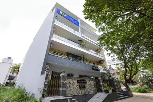 Sector 40 Hotel | FabHotel The Prime Land - Huda City Centre Metro