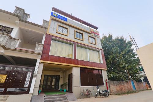 Sarnath Hotel | FabHotel US Inn
