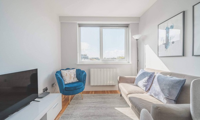 Eastleigh Apartment | Fabulous Central Eastleigh 1 Bedroom Apartment