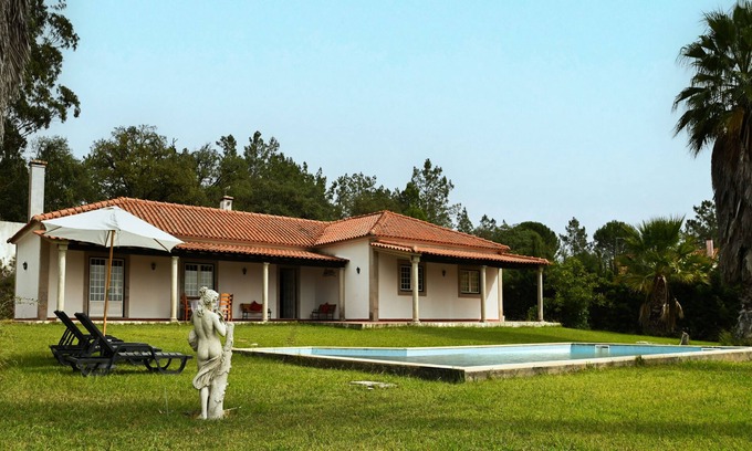 Santarem Cottage | Fabulous Country House near Lisbon w/Pool