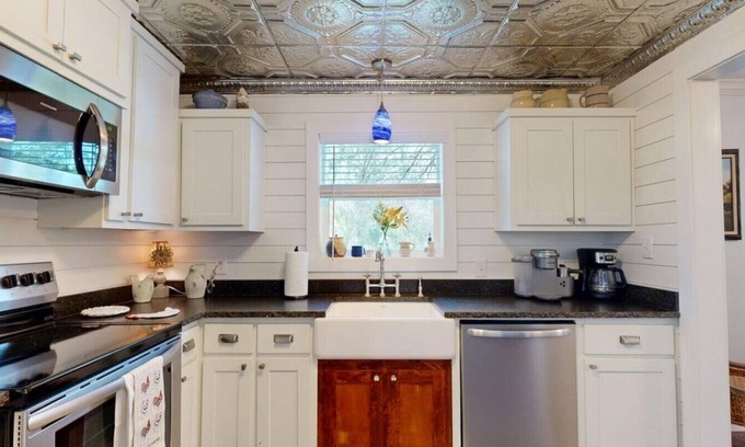Wellborn House | Fabulous Farmhouse Getaway! Big Oak Farmhouse