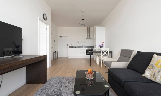 Smethwick Apartment | Fabulous getaway near Birmingham city centre