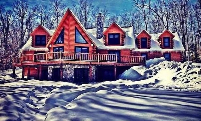 Ludlow House | Fabulous Luxury Log Home, 6 BR 4BA, Pool Table, Hot Tub, BEST Location