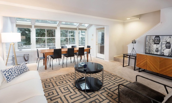 Aspen House | FABULOUS REMODEL COMPLETE JUNE 2022- 4 Bedroom Aspen Townhouse In Downtown