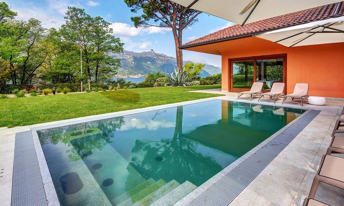 Mandello del Lario Villa | Fabulous villa with lovely garden, heated pool and lake views! - Villa Amanda
