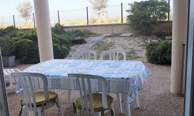 Soulac-sur-Mer Apartment | Facing the ocean. Close to shops. Private parking