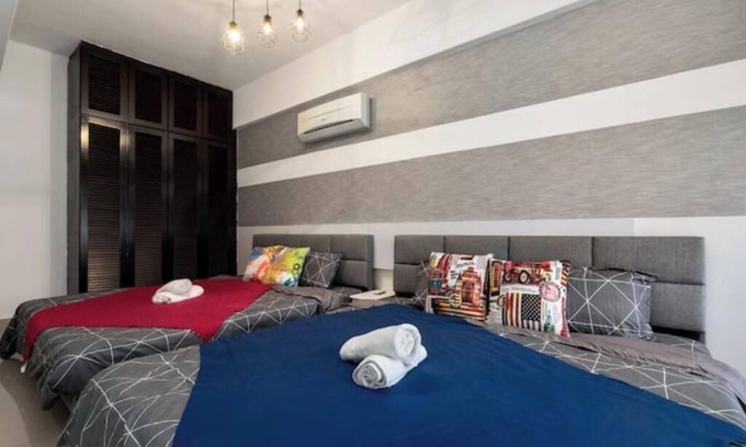 Bukit Bintang House | Fahrenheit Playstation w Pool Table 10pax