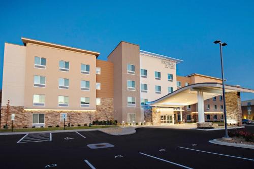 Dayton Hotel | Fairfield Inn & Suites by Marriott Dayton North