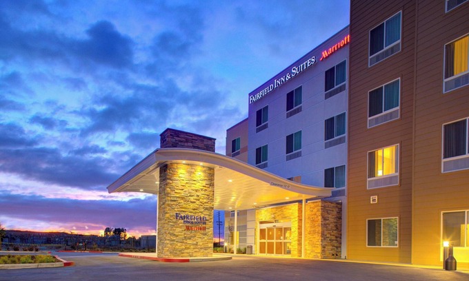 Hollister Hotel | Fairfield Inn & Suites by Marriott Hollister