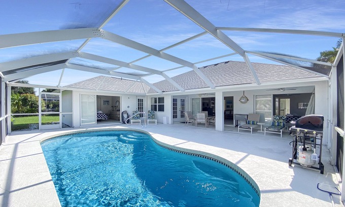 Pebble Beach Villa | Fairway View, full refund*, heated pool, sleeps 8