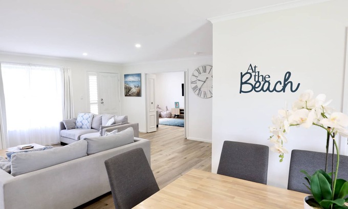 Waterhouse House | Fairway Views in Robe