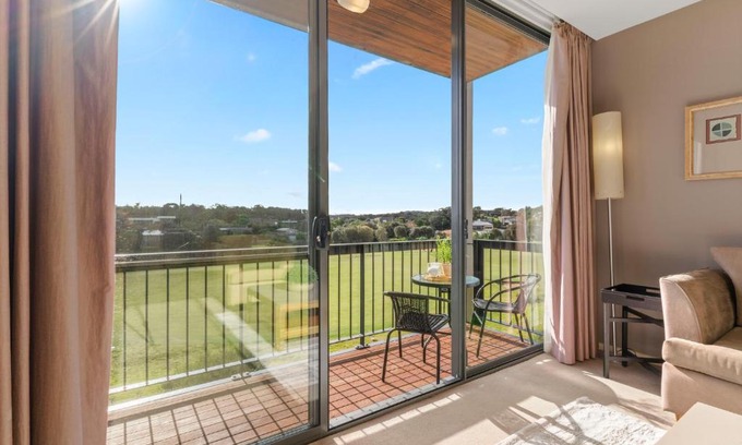 Fingal Apartment | Fairway Views – Moonah Apartment 24