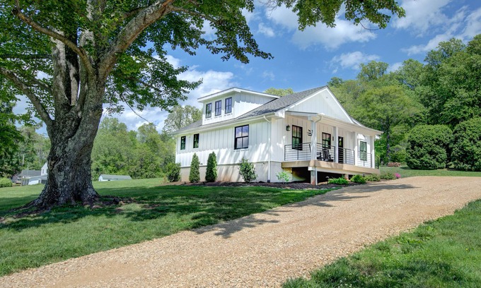 Keene Cottage | Fairwood Cottage-Exceptional 1BR Cottage Minutes From Charlottesville & Wineries