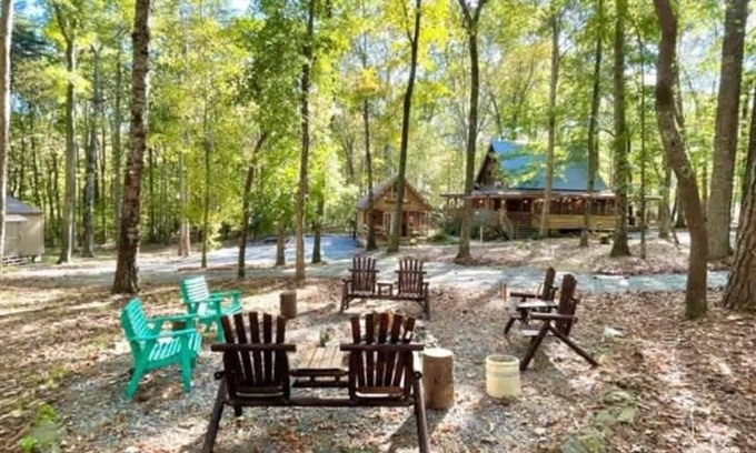 Mentone House | Falcon Lodge - hot tub, fire pit, & games!