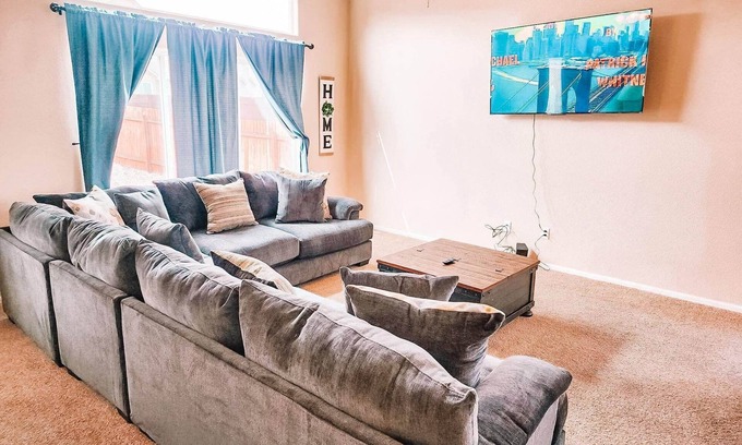 Peyton House | Falcon Retreat! Pet Friendly King Bedsn