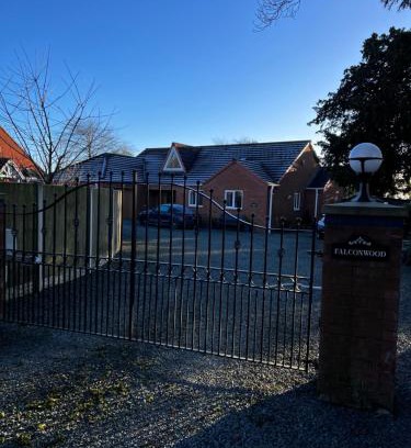 Welsh Frankton Bed & Breakfast | Falconwood