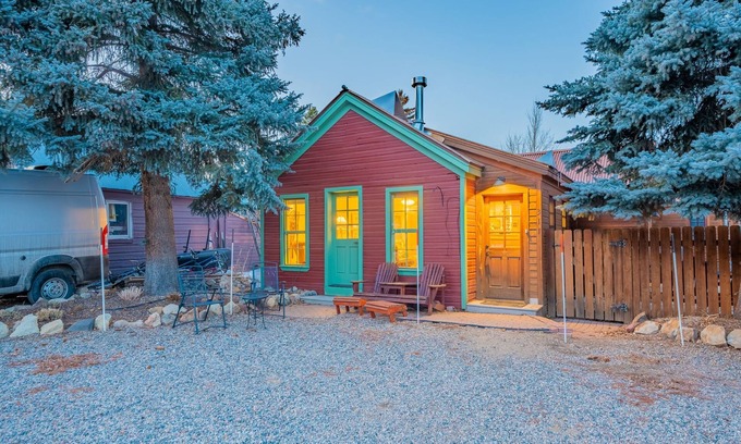 Crested Butte House | Fall Colors 2025 Special! Leaves, Hiking, Biking, Hot Tub, Yard, Downtown!